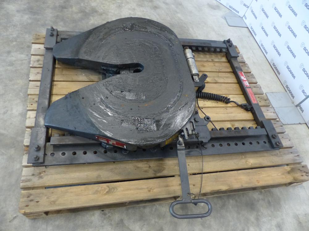 05 - Tractor equipment - Jost JSK 37E adjustable 170mm high